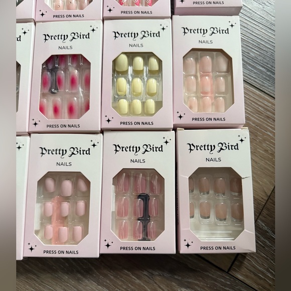 Pretty Bird Press On Nails - Picture 4 of 5